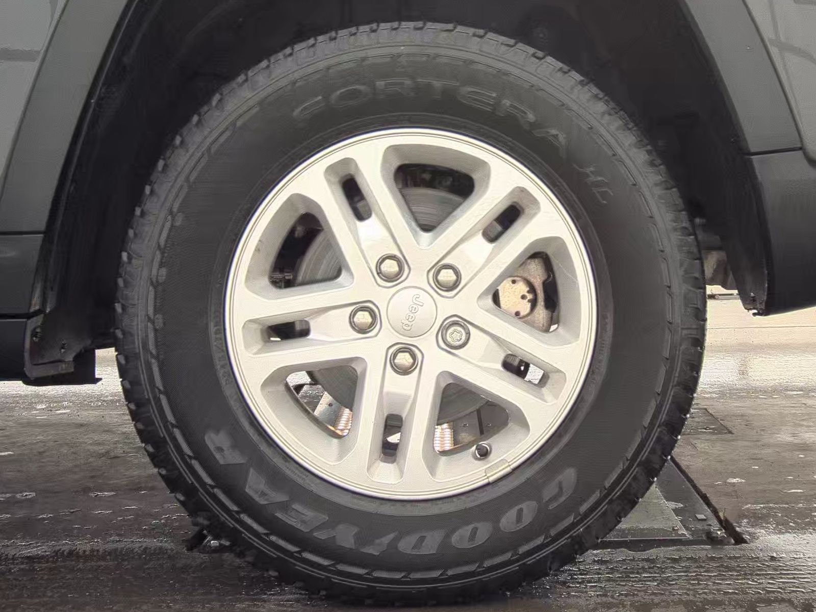 2022 Jeep Grand Cherokee Laredo AWD