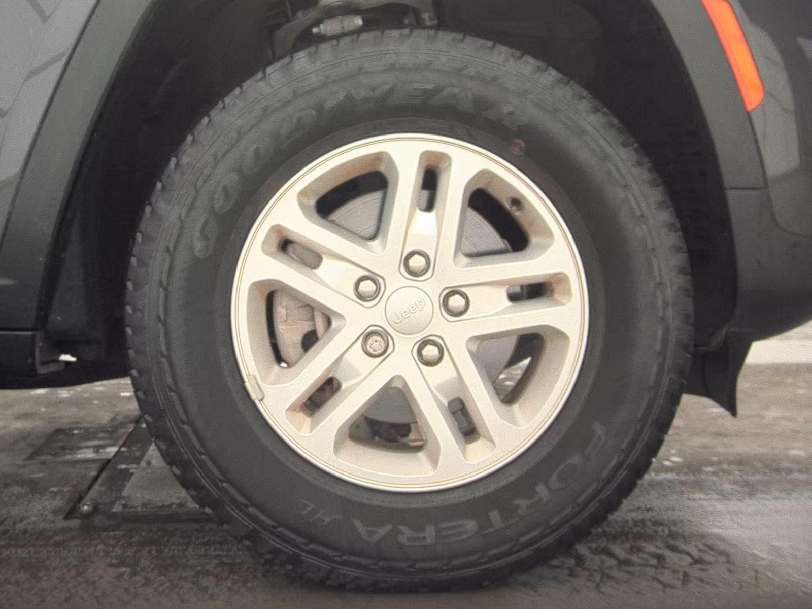 2022 Jeep Grand Cherokee Laredo AWD