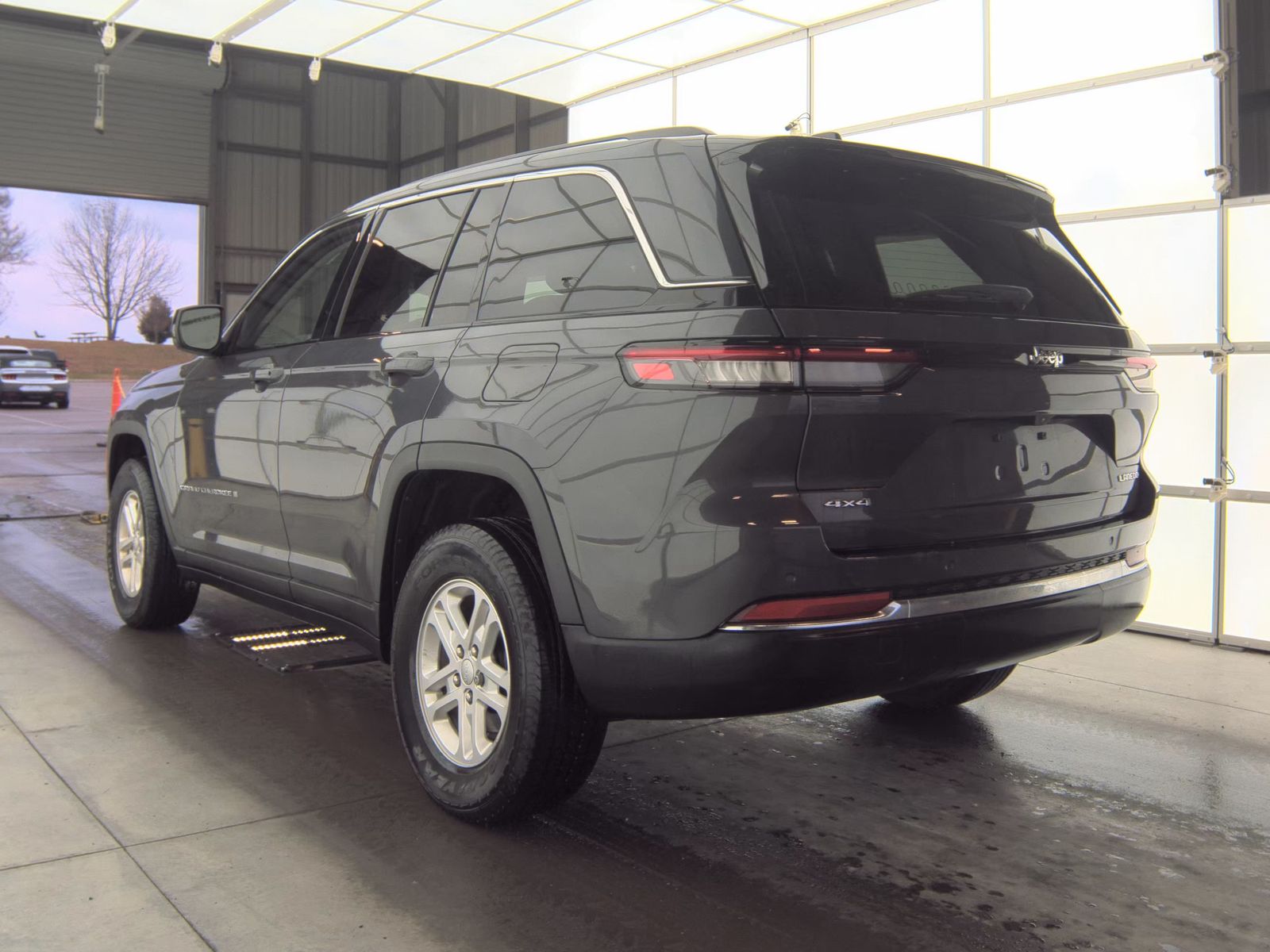 2022 Jeep Grand Cherokee Laredo AWD