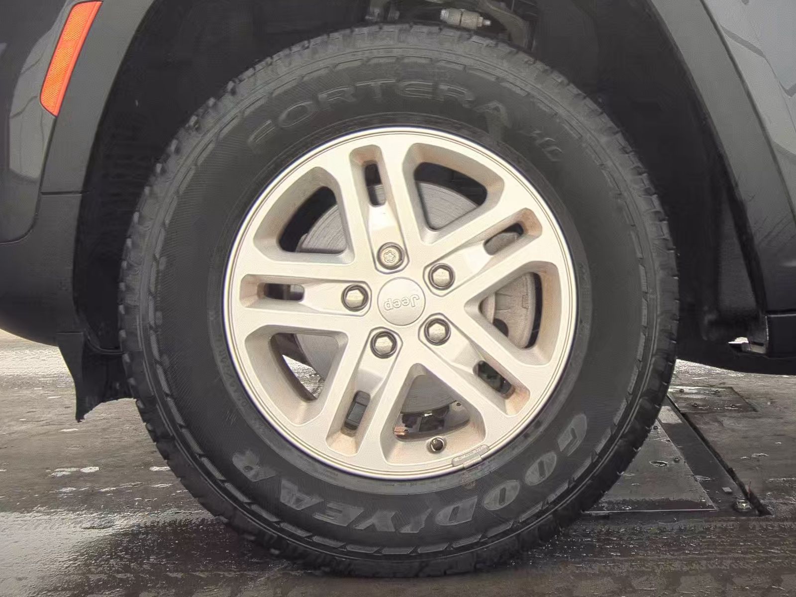 2022 Jeep Grand Cherokee Laredo AWD