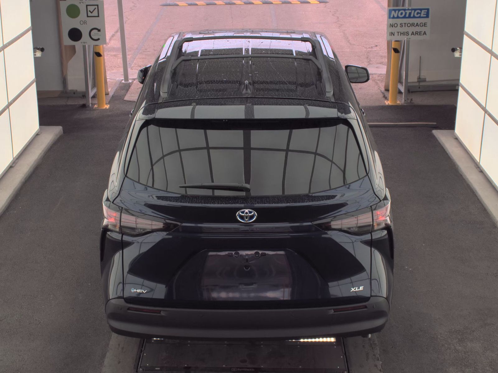 2025 Toyota Sienna XLE FWD