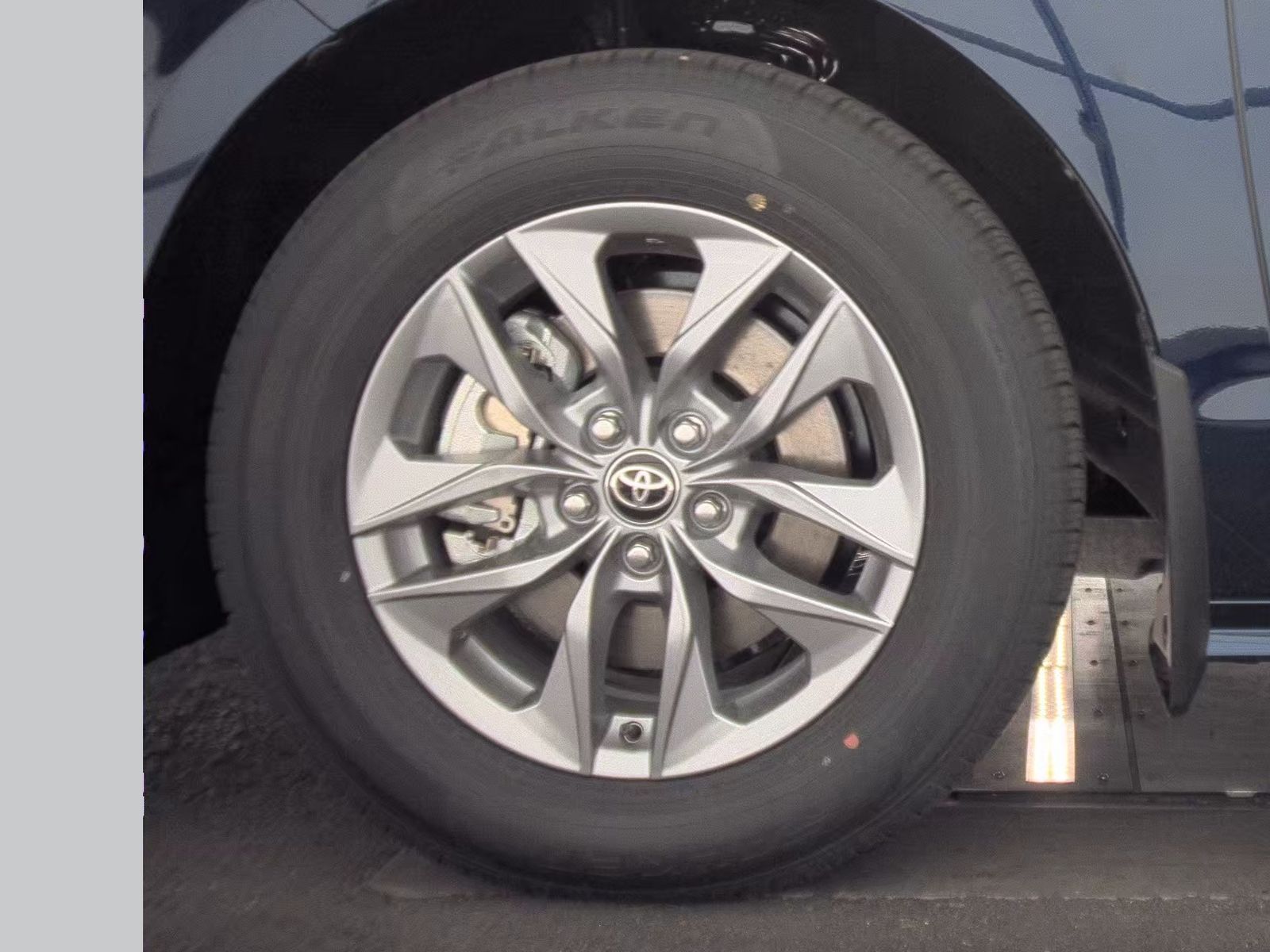 2025 Toyota Sienna XLE FWD