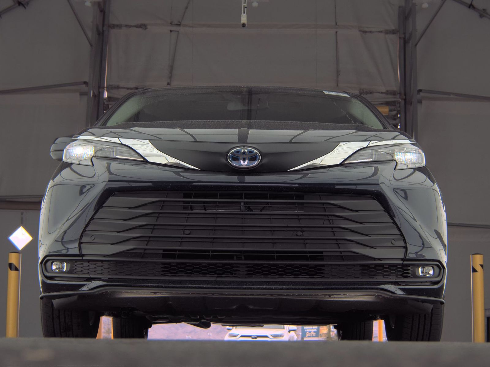 2025 Toyota Sienna XLE FWD