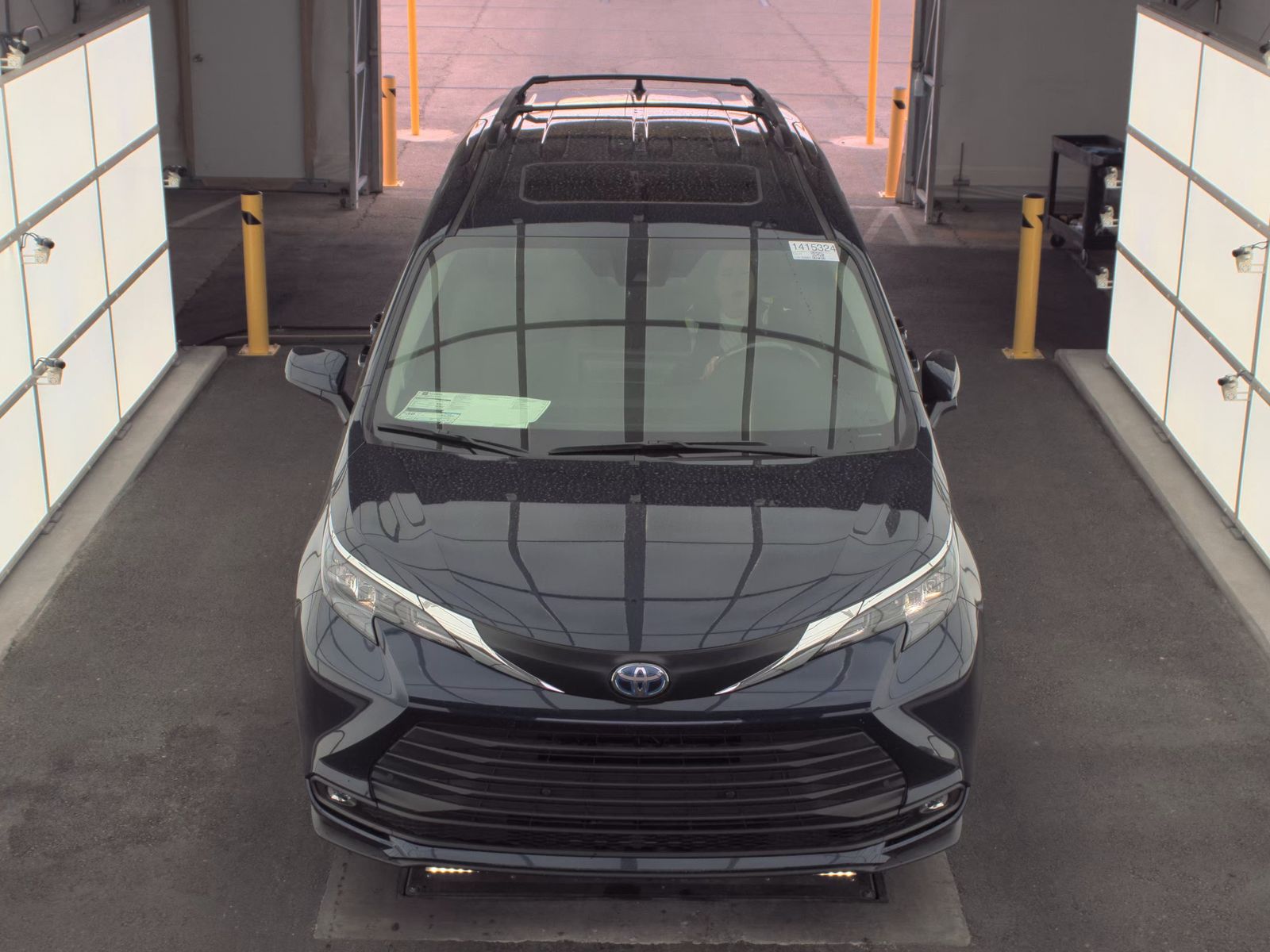 2025 Toyota Sienna XLE FWD
