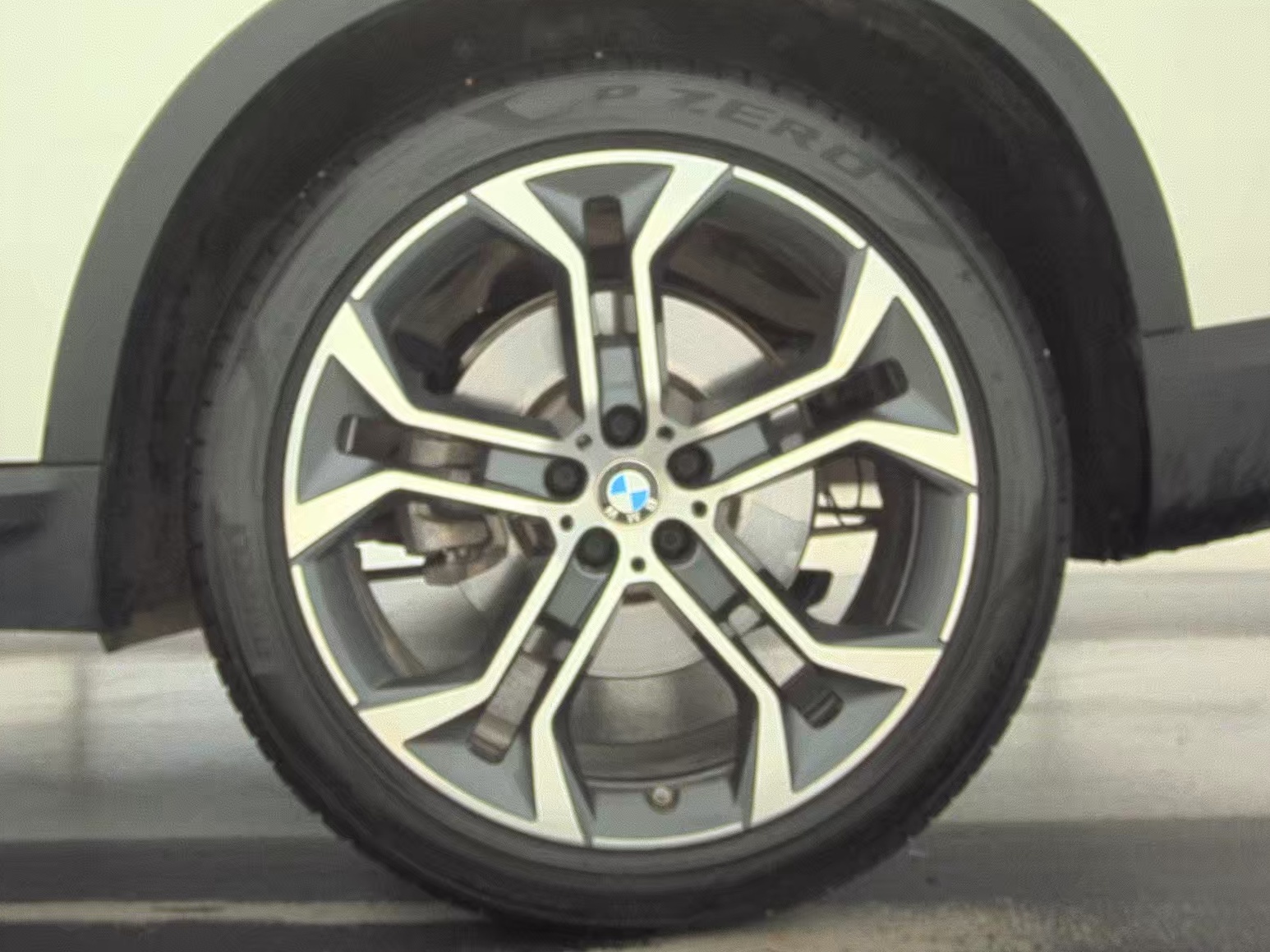 2023 BMW X5 xDrive40i AWD