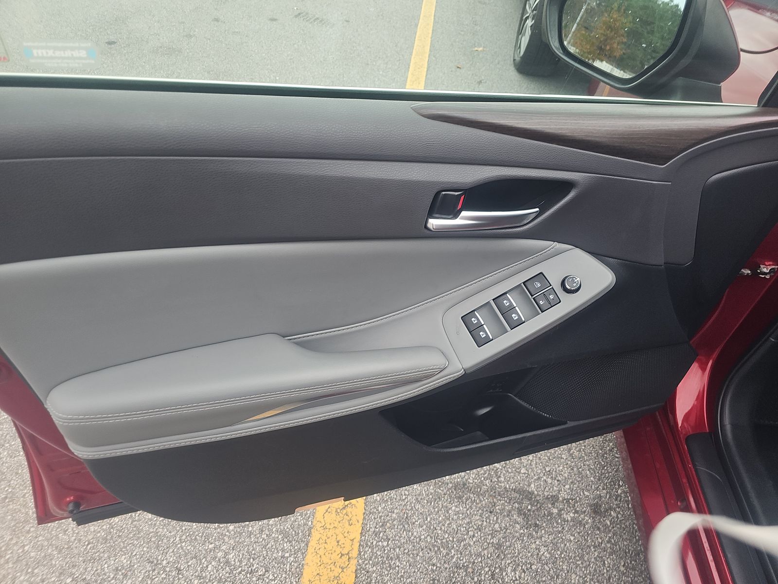 2019 Toyota Avalon Hybrid XLE FWD