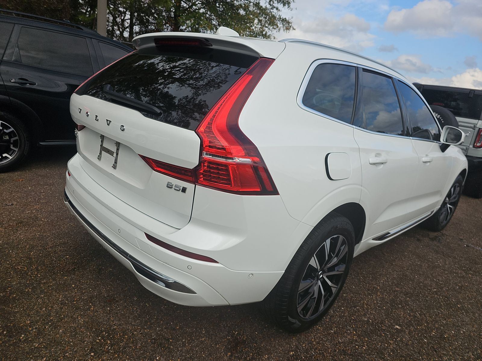 2023 Volvo XC60 B5 Plus AWD