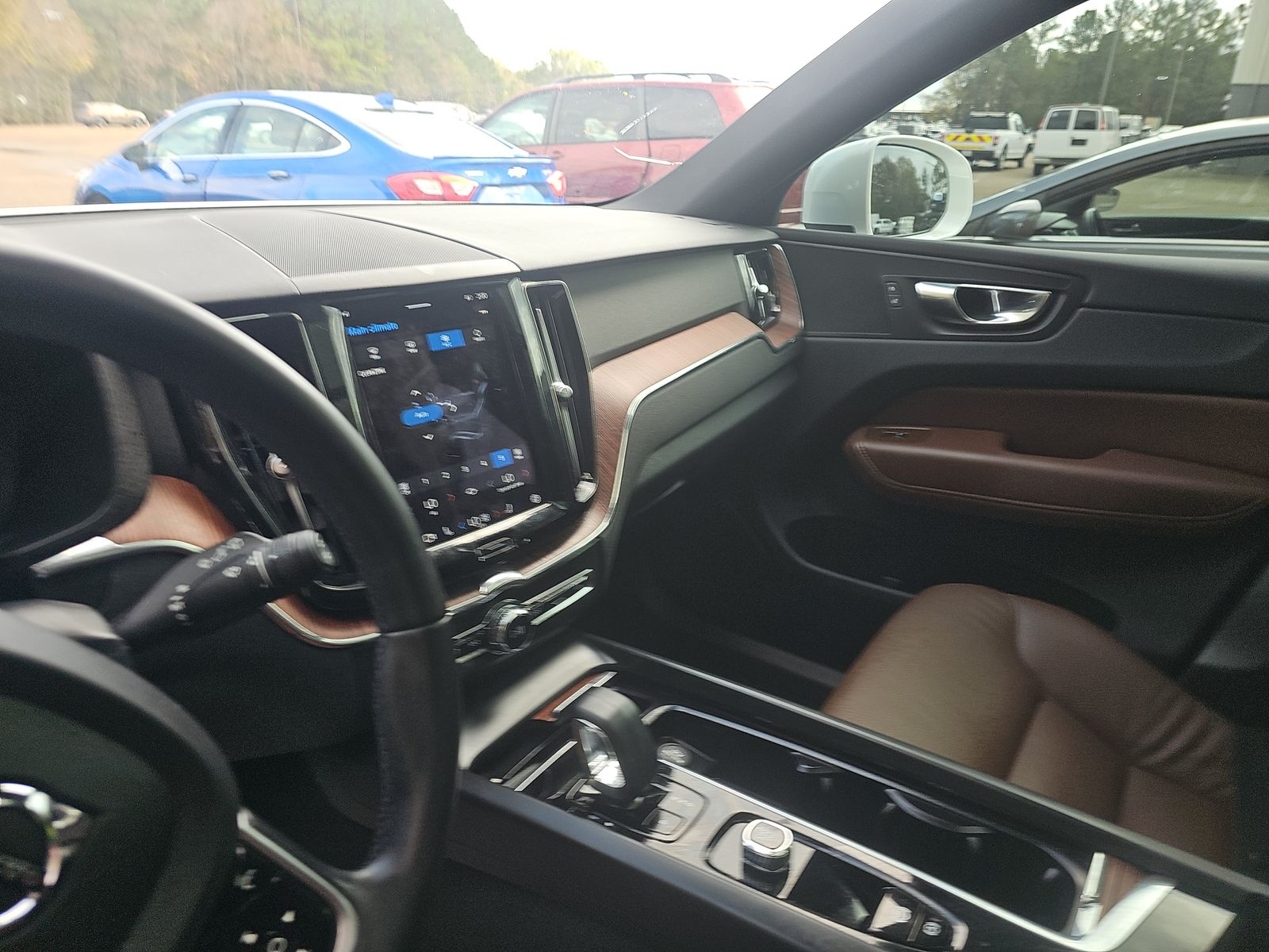 2023 Volvo XC60 B5 Plus AWD