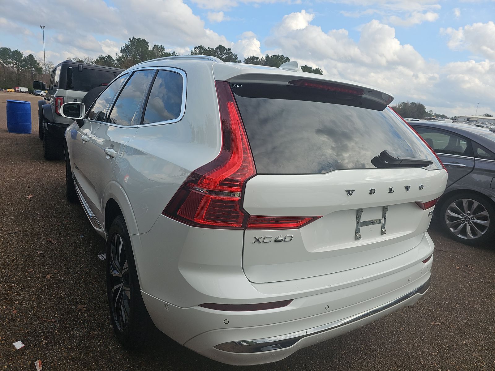 2023 Volvo XC60 B5 Plus AWD