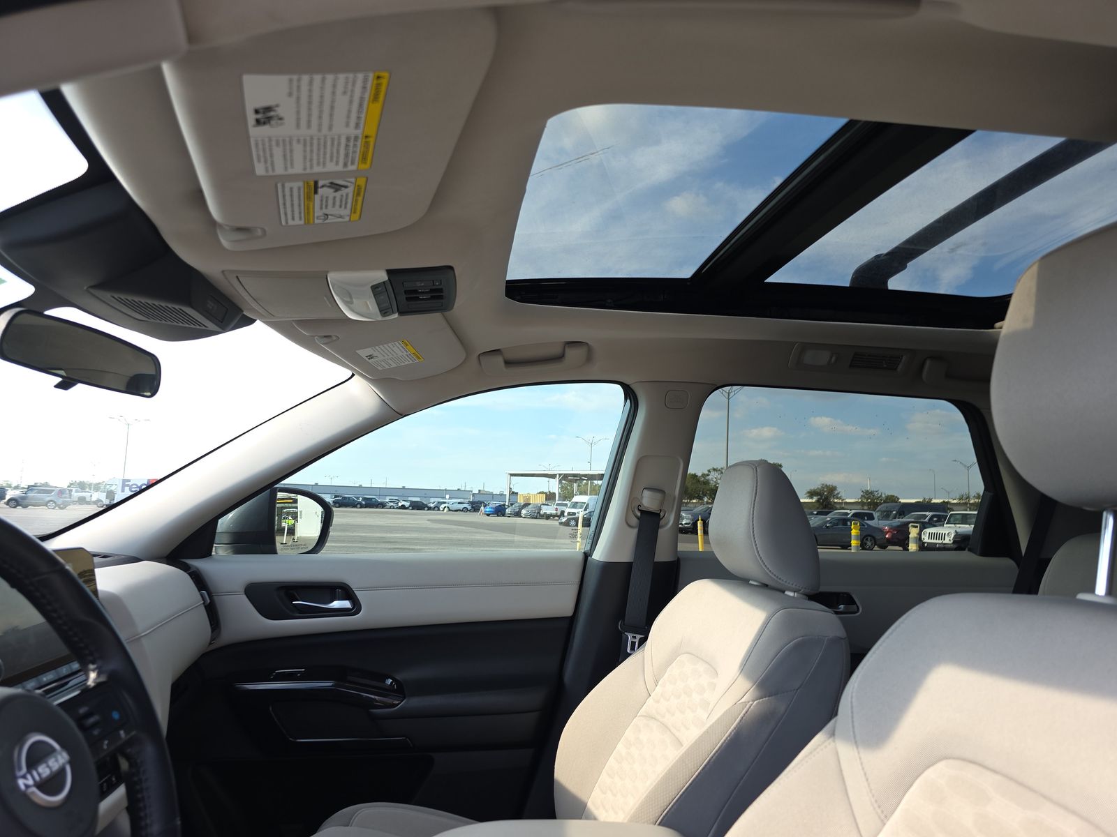 2022 Nissan Pathfinder SV FWD