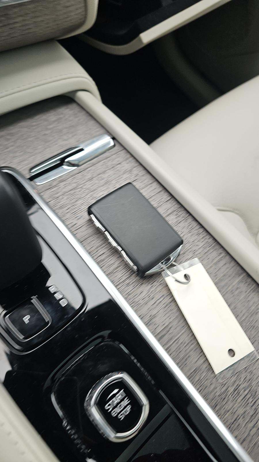 2024 Volvo XC90 B5 Plus AWD