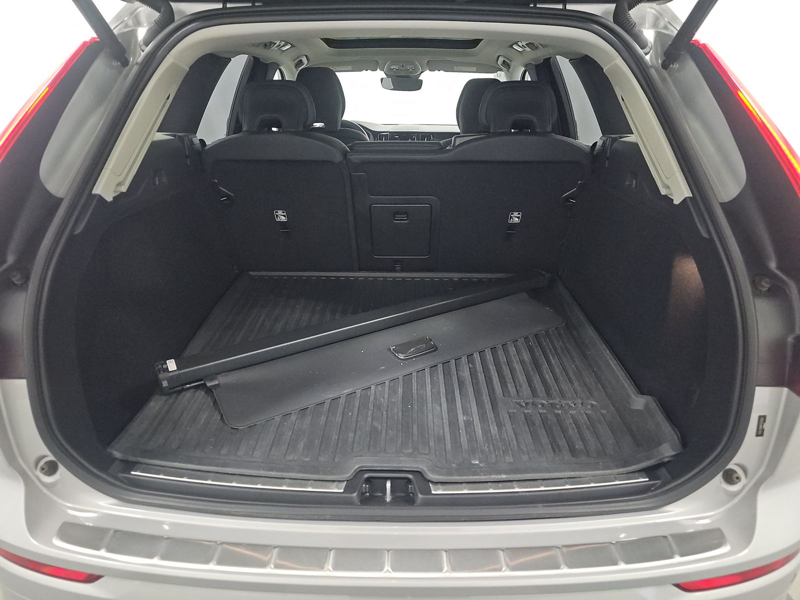 2023 Volvo XC60 B5 Plus AWD