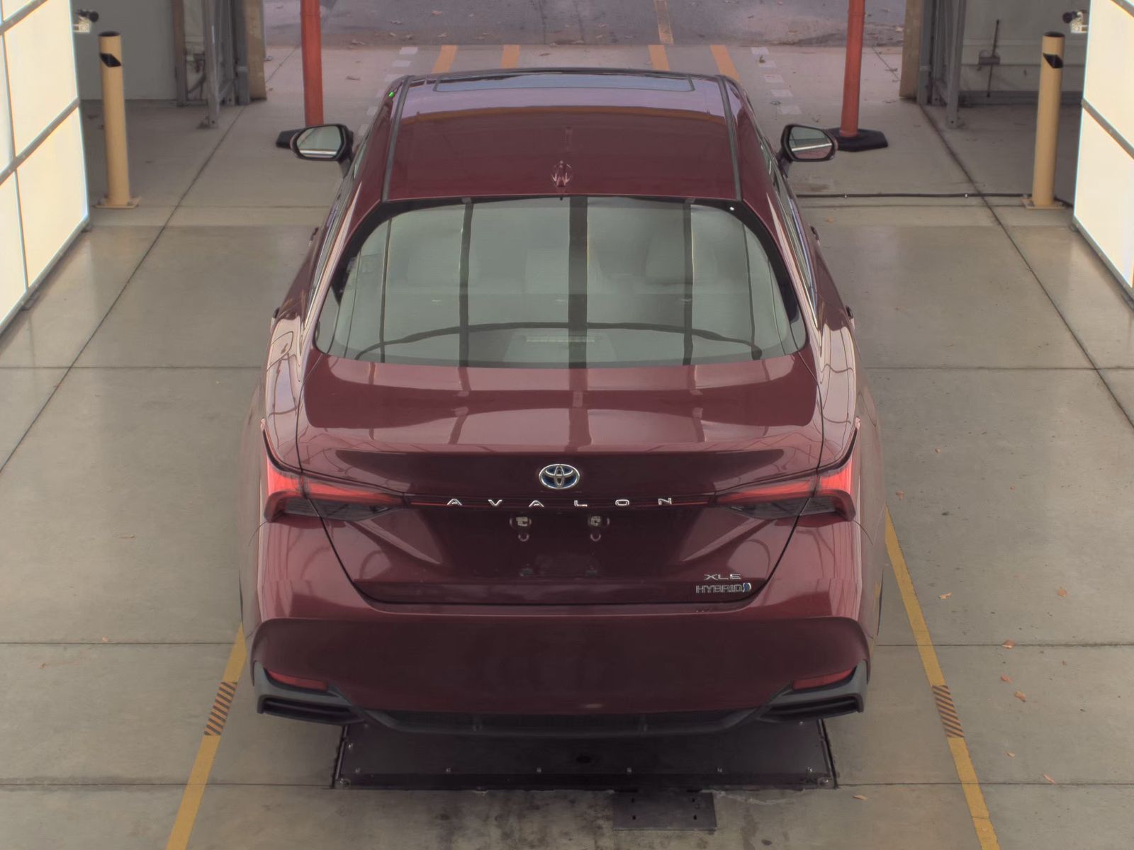 2019 Toyota Avalon Hybrid XLE FWD