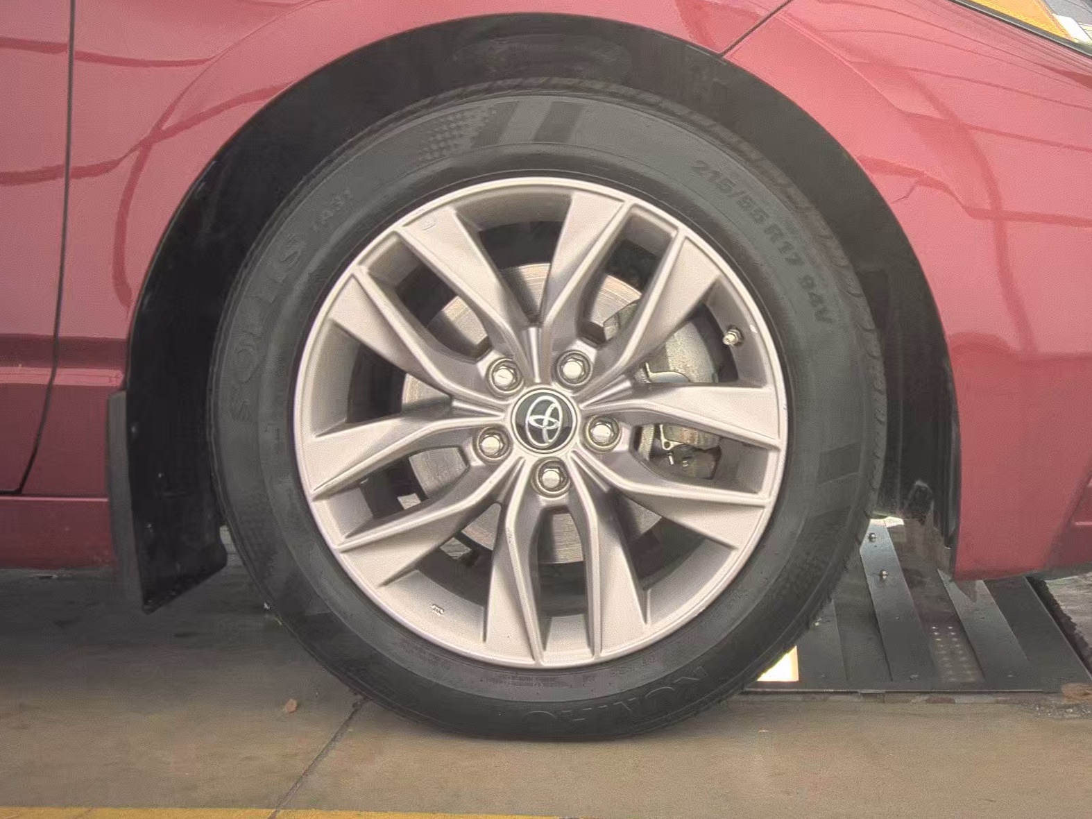 2019 Toyota Avalon Hybrid XLE FWD