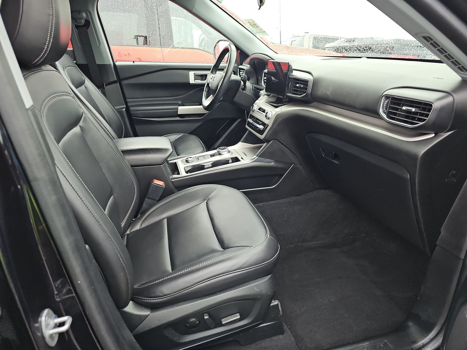 2023 Ford Explorer XLT AWD