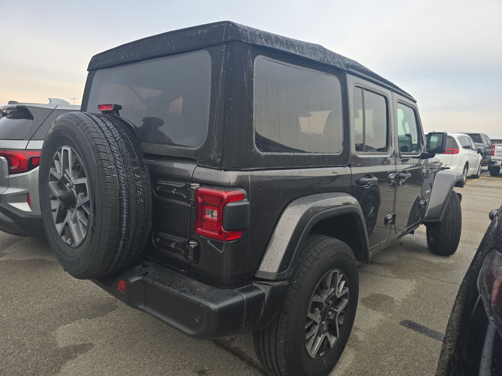 2024 Jeep Wrangler Sahara AWD