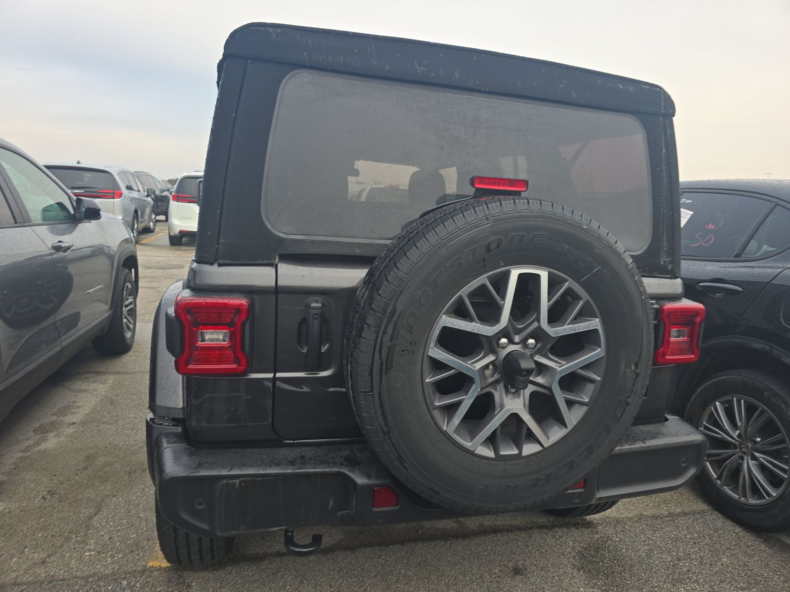 2024 Jeep Wrangler Sahara AWD