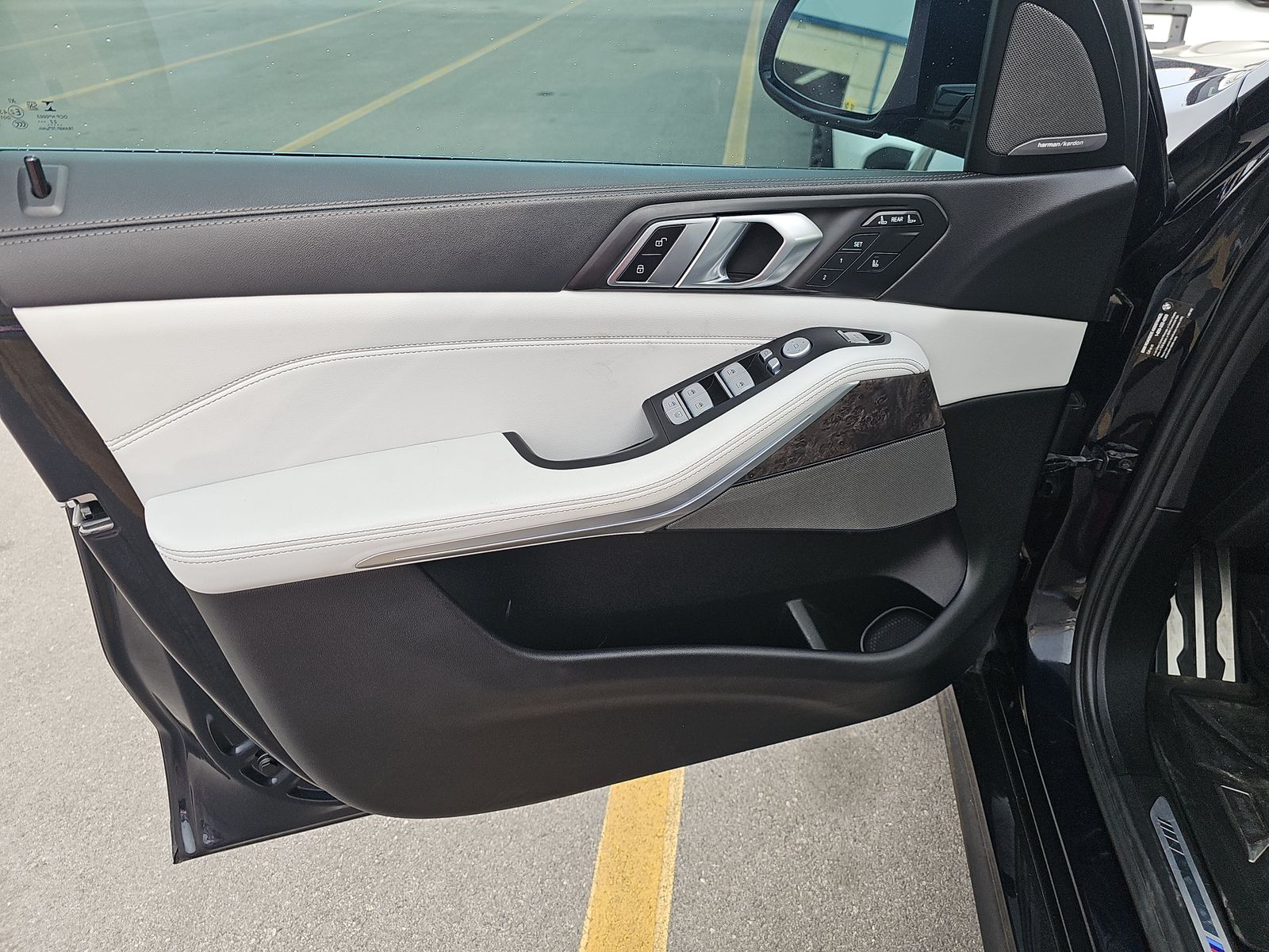 2023 BMW X7 xDrive40i AWD