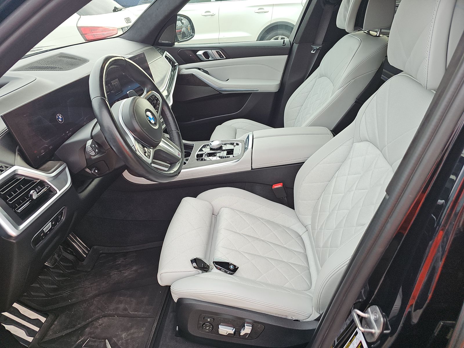 2023 BMW X7 xDrive40i AWD