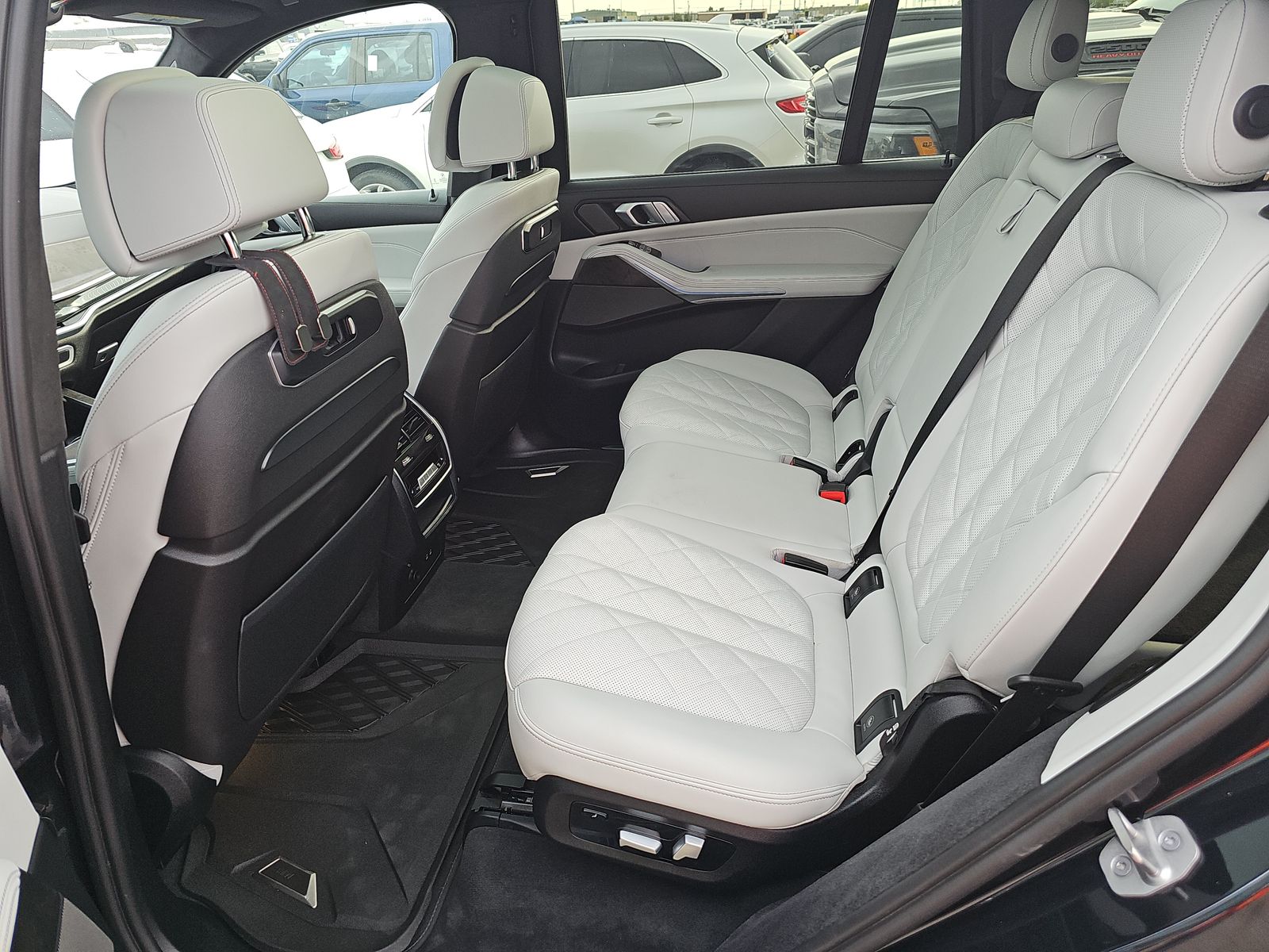 2023 BMW X7 xDrive40i AWD