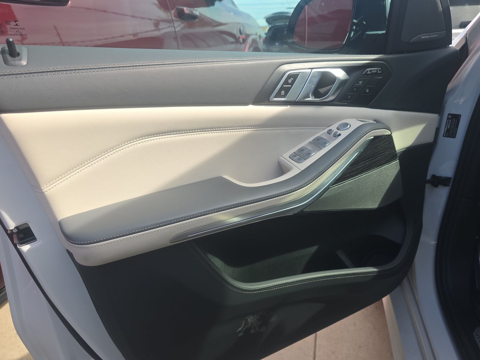 2023 BMW X7 M60i AWD