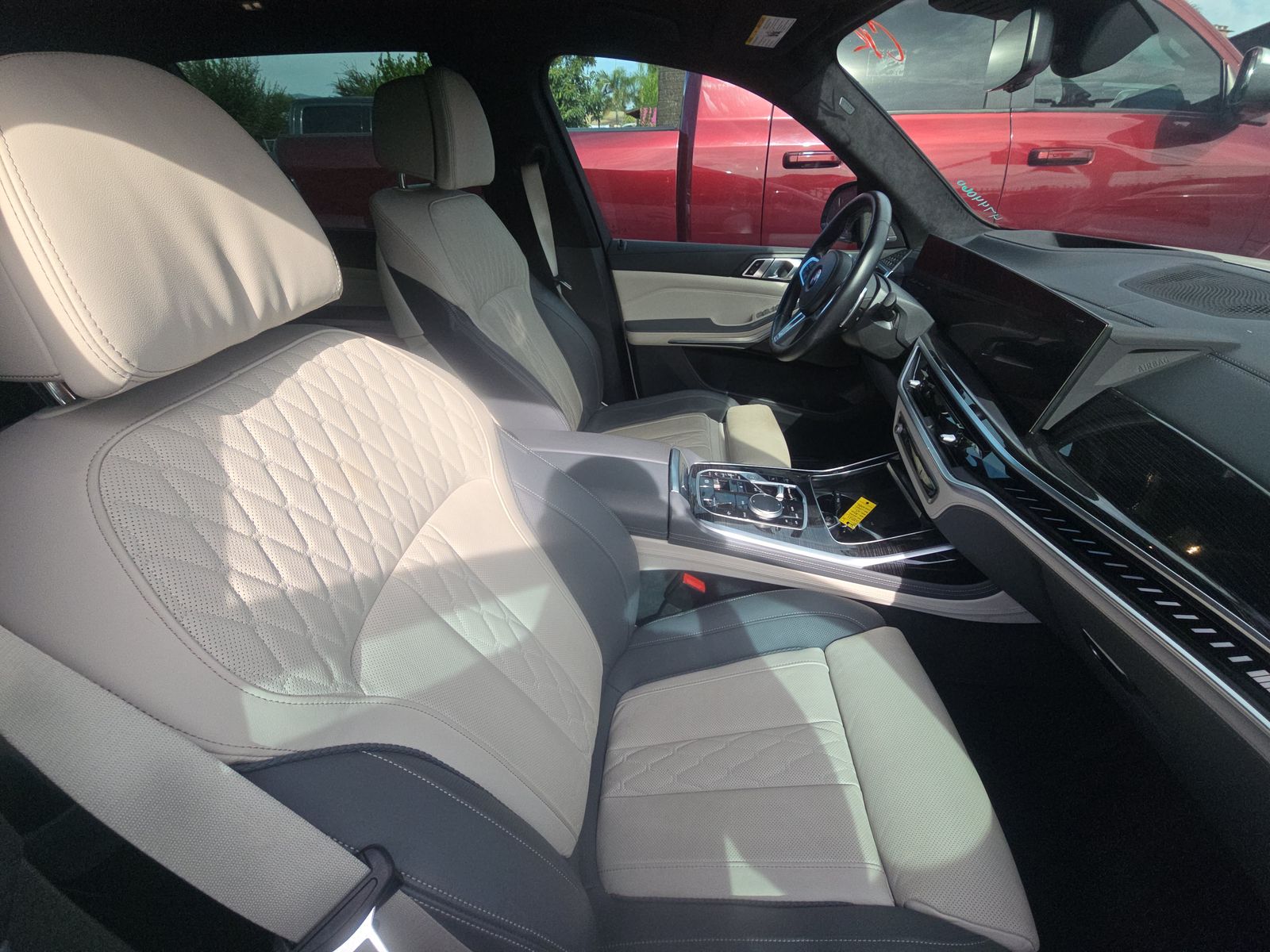 2023 BMW X7 M60i AWD