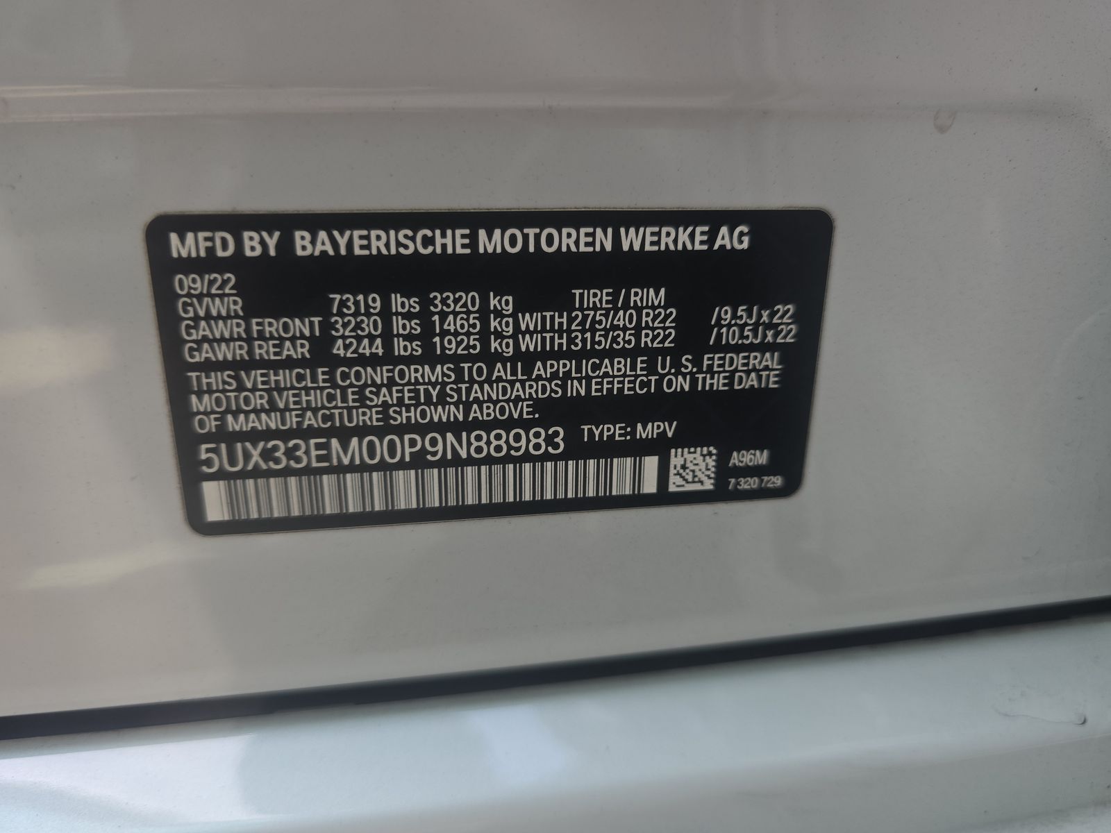 2023 BMW X7 M60i AWD