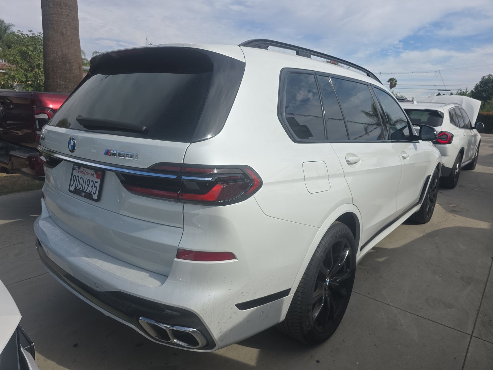 2023 BMW X7 M60i AWD