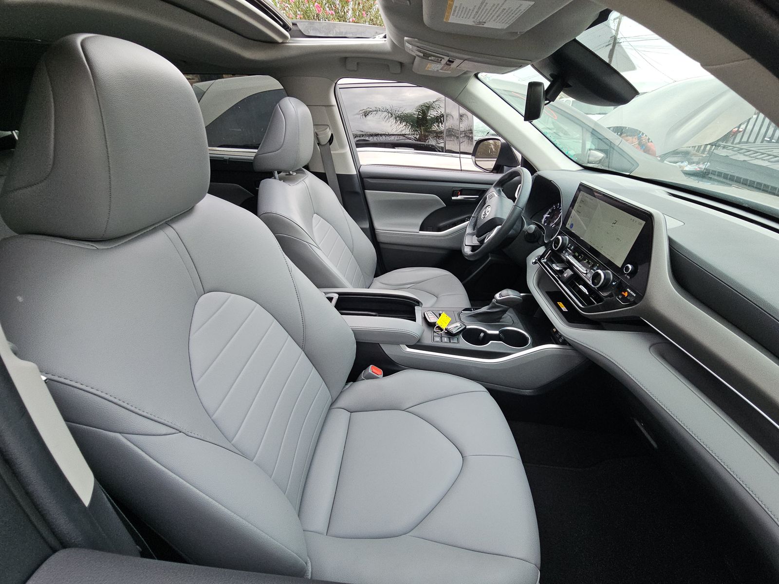 2023 Toyota Highlander XLE FWD