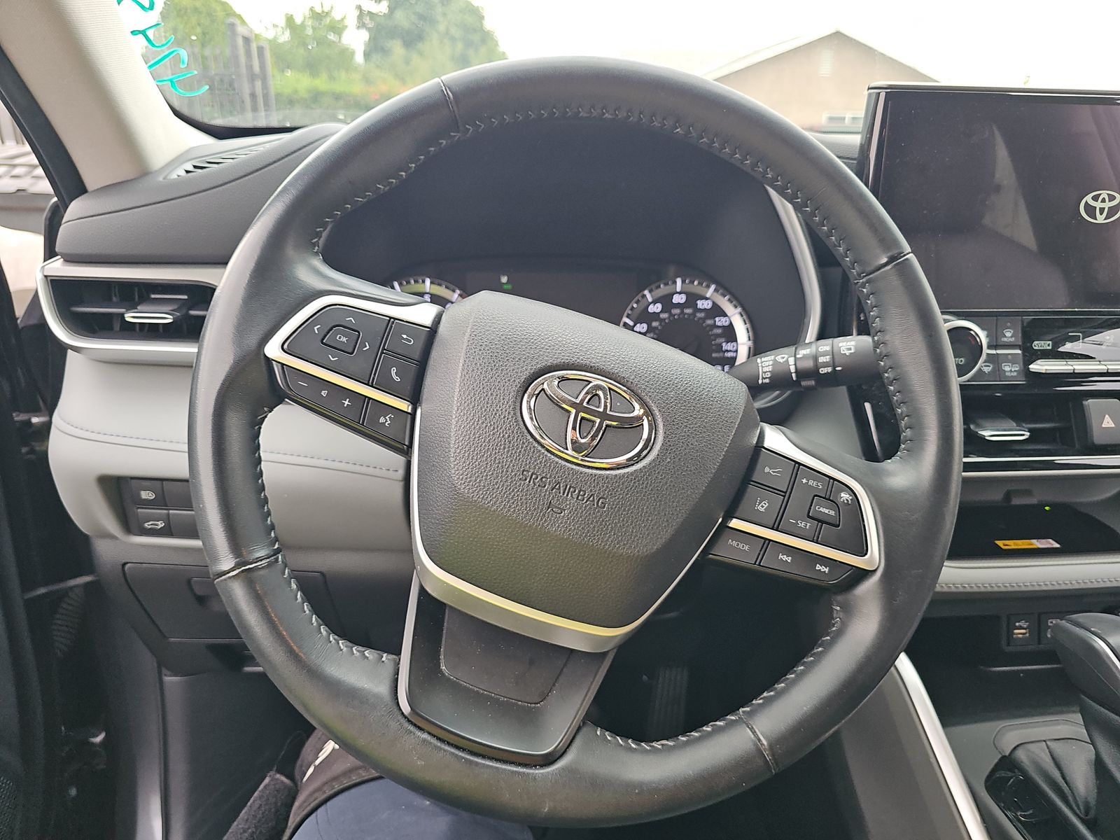 2023 Toyota Highlander XLE FWD