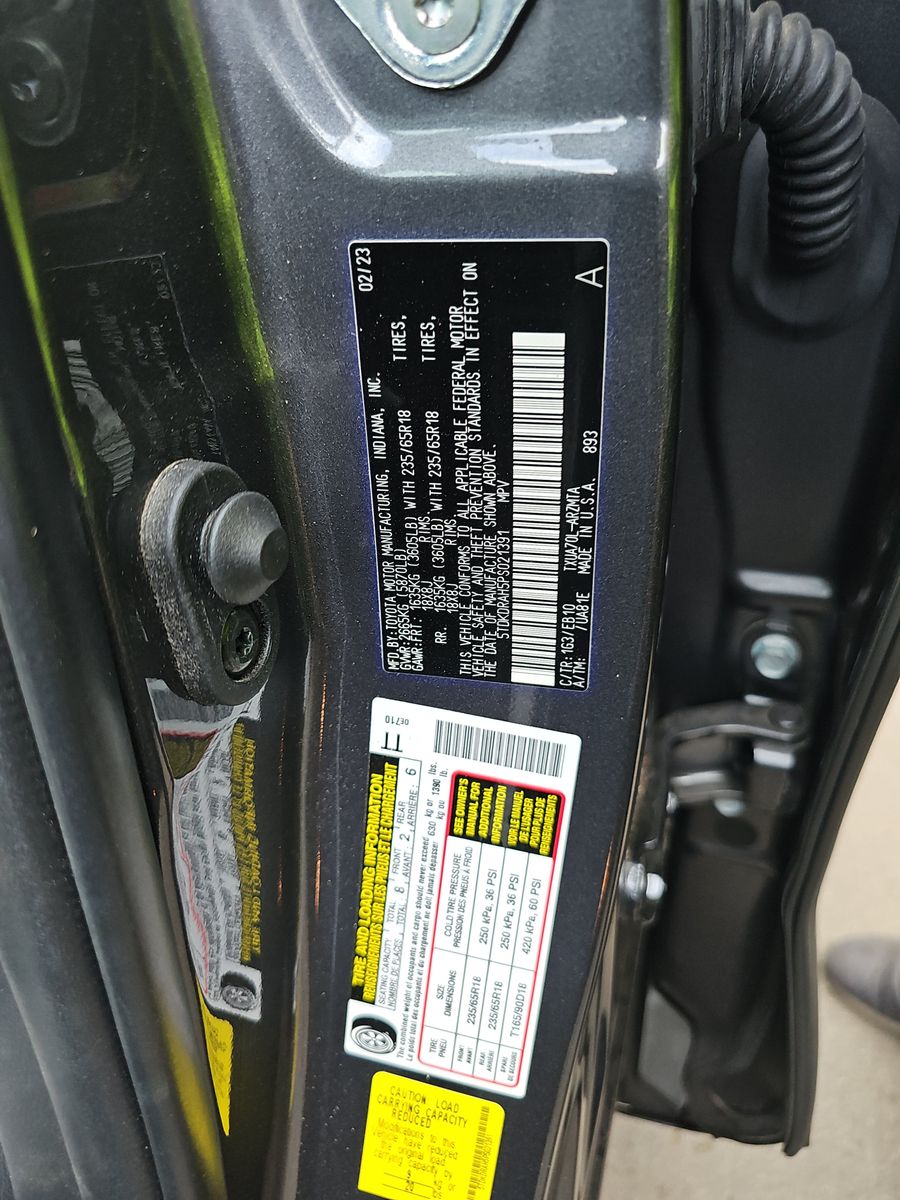 2023 Toyota Highlander XLE FWD