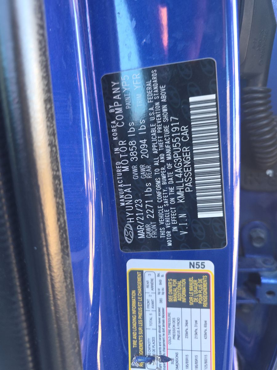 2023 Hyundai Elantra SE FWD