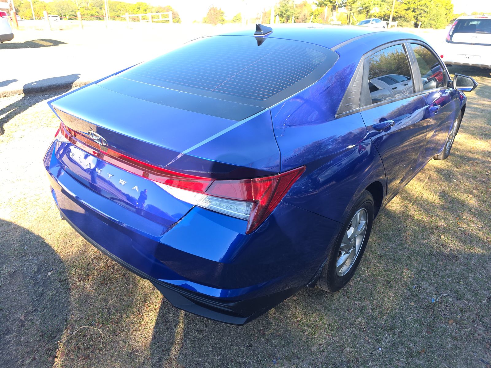 2023 Hyundai Elantra SE FWD