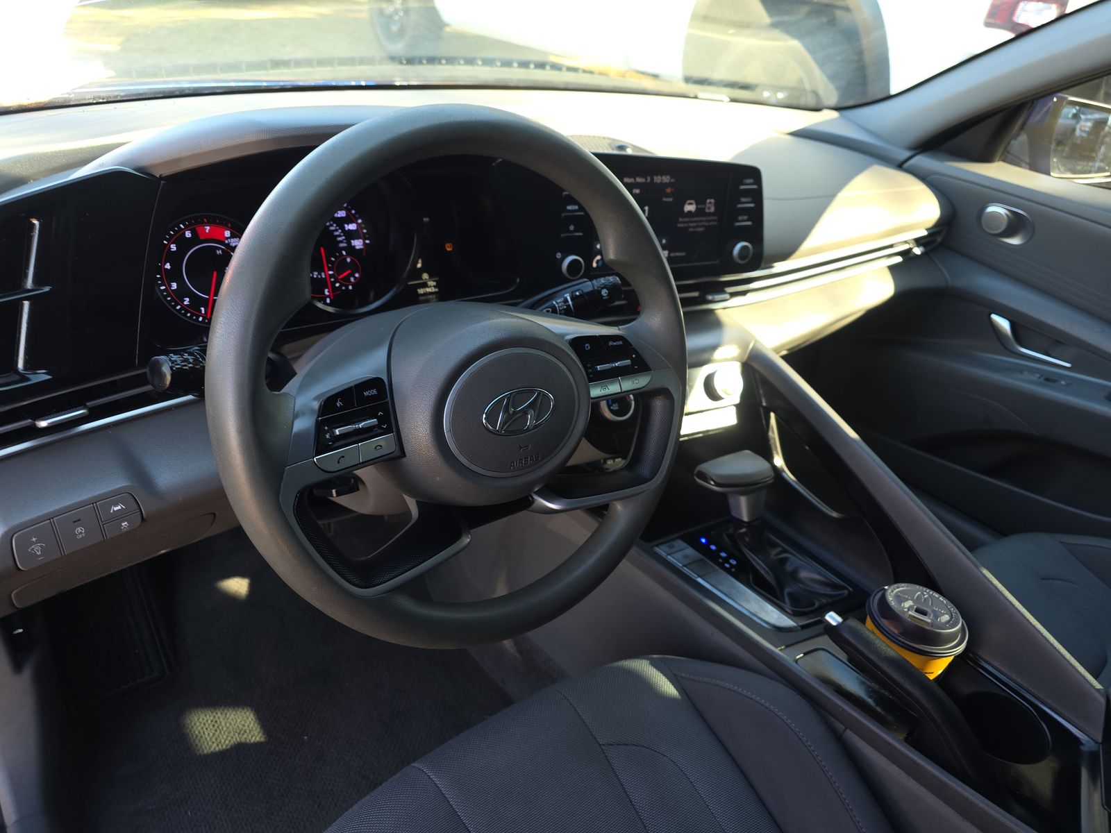 2023 Hyundai Elantra SE FWD