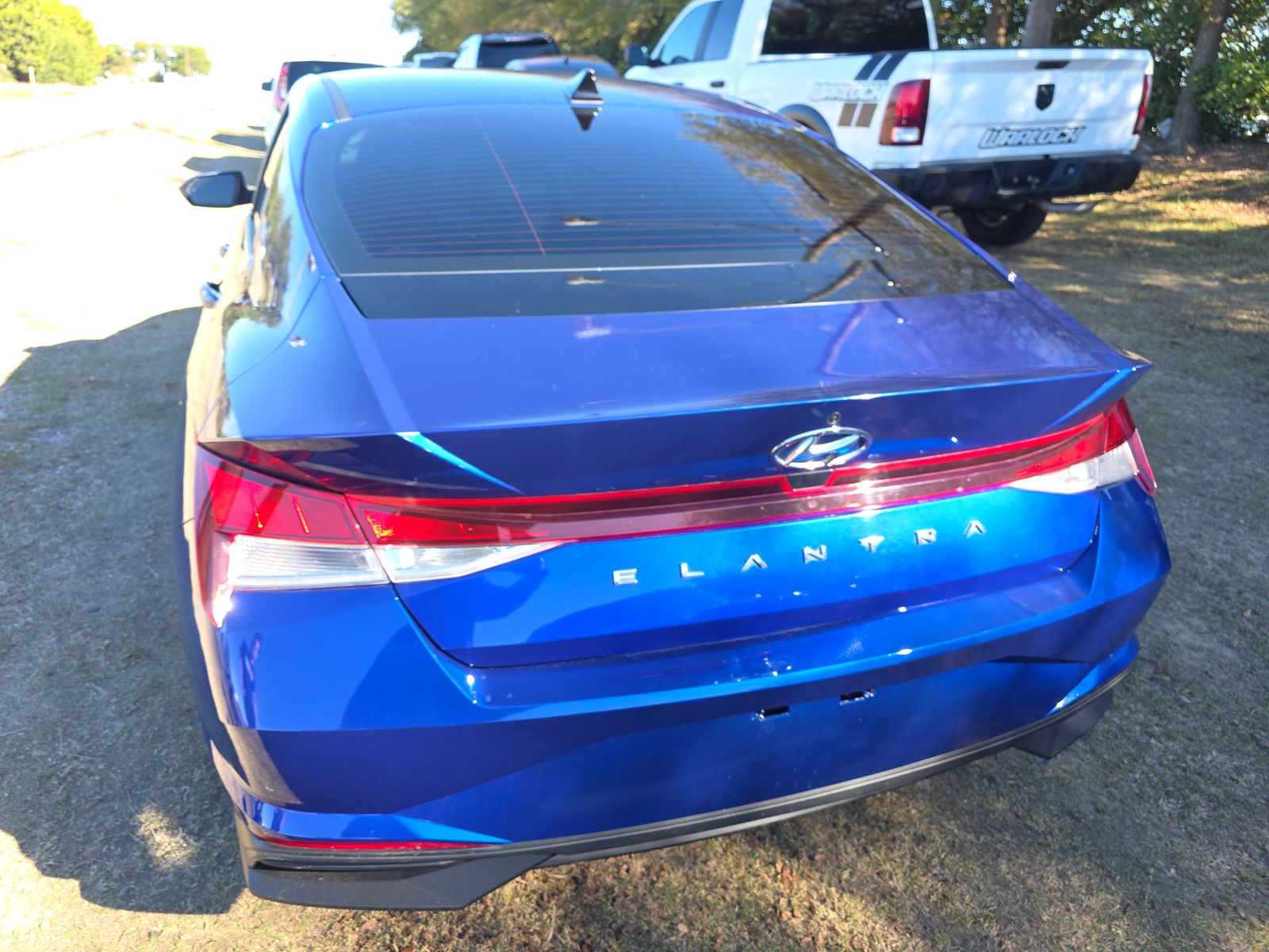 2023 Hyundai Elantra SE FWD