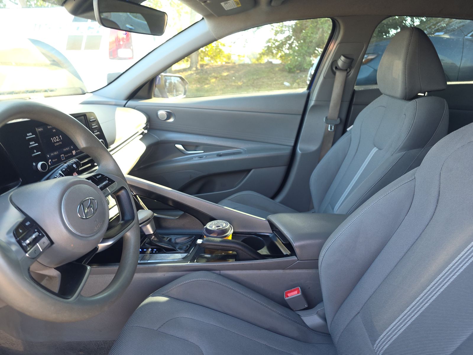 2023 Hyundai Elantra SE FWD