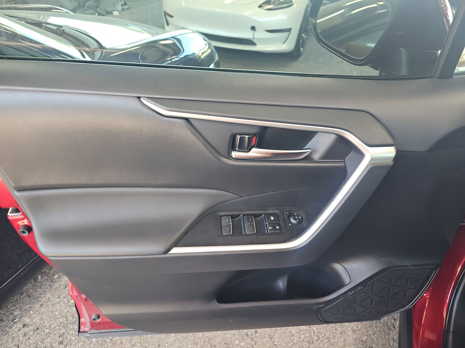 2024 Toyota RAV4 XLE Premium FWD