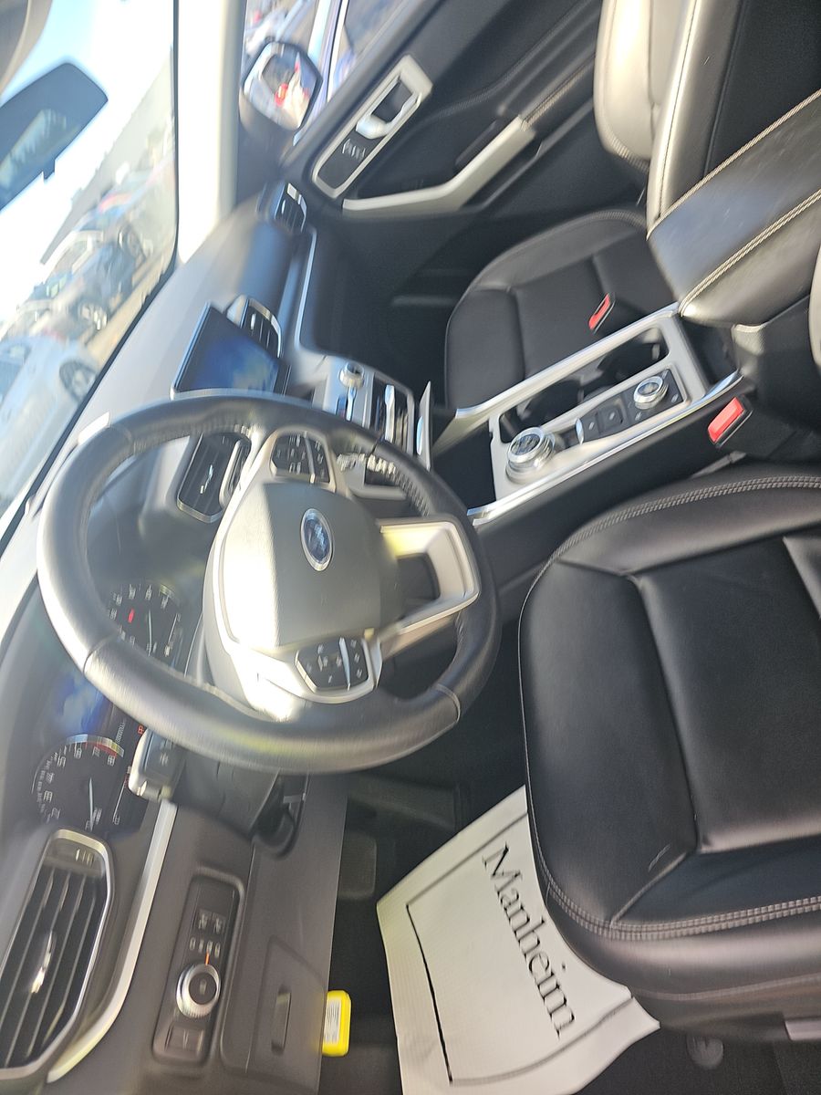 2022 Ford Explorer XLT AWD
