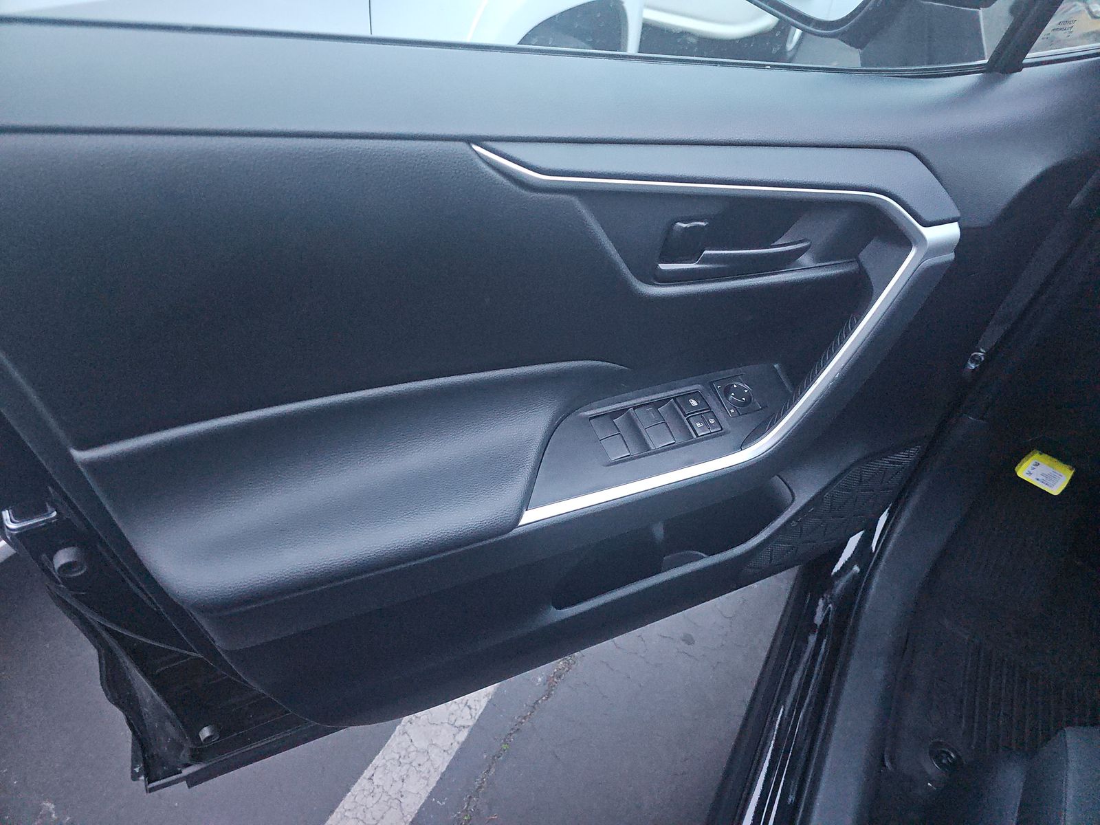 2024 Toyota RAV4 LE FWD