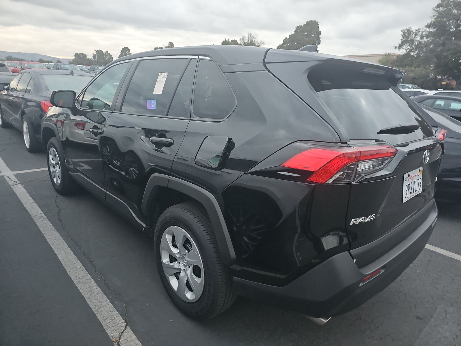 2024 Toyota RAV4 LE FWD