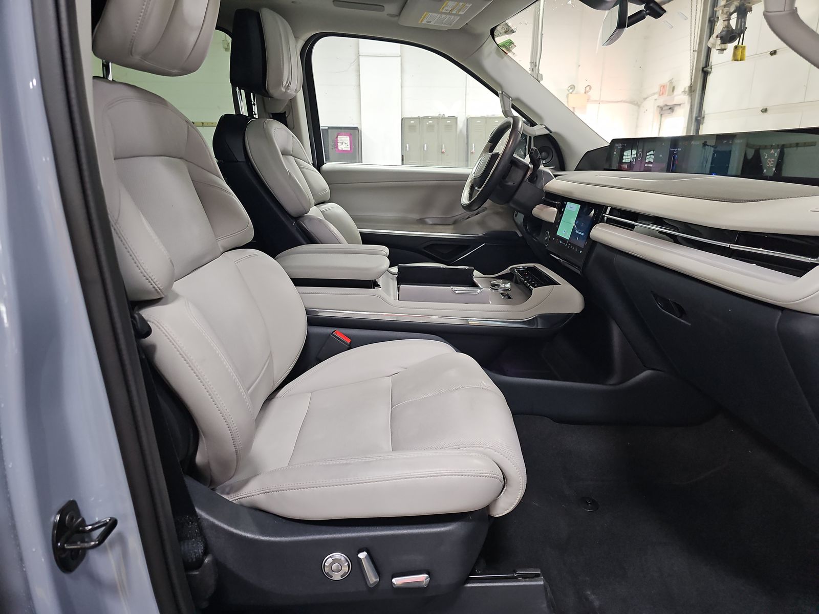 2025 Lincoln Navigator Reserve AWD