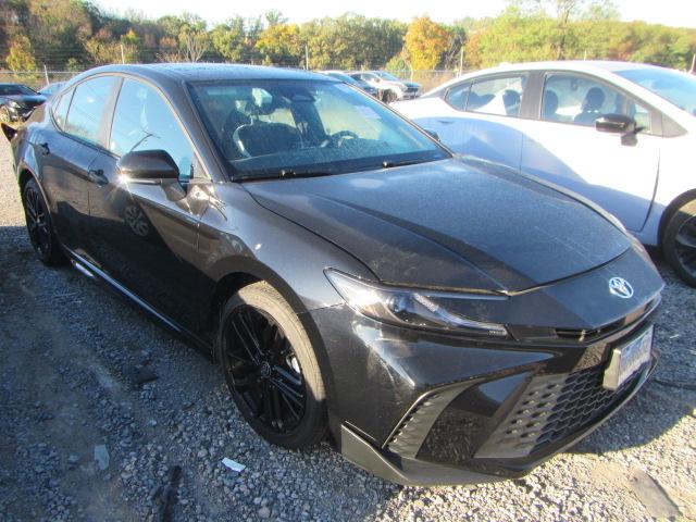 2025 Toyota Camry SE FWD
