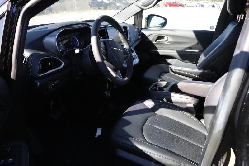 2025 Chrysler Pacifica Hybrid Select FWD