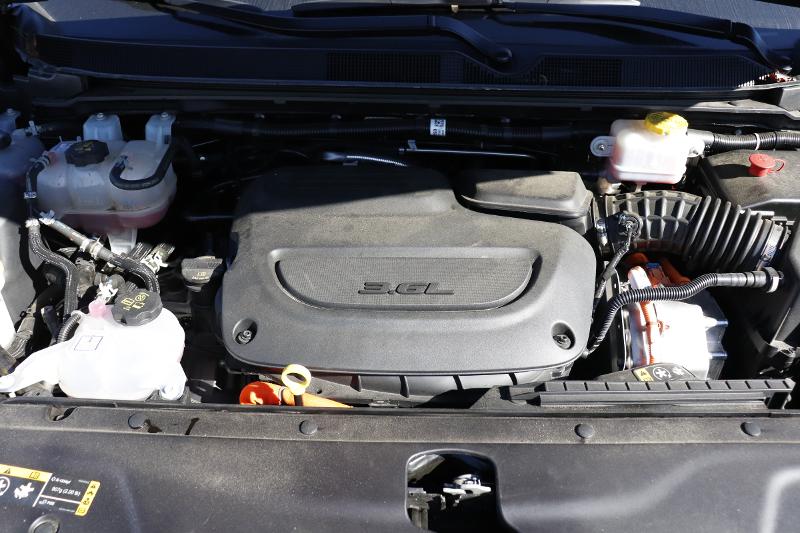 2025 Chrysler Pacifica Hybrid Select FWD