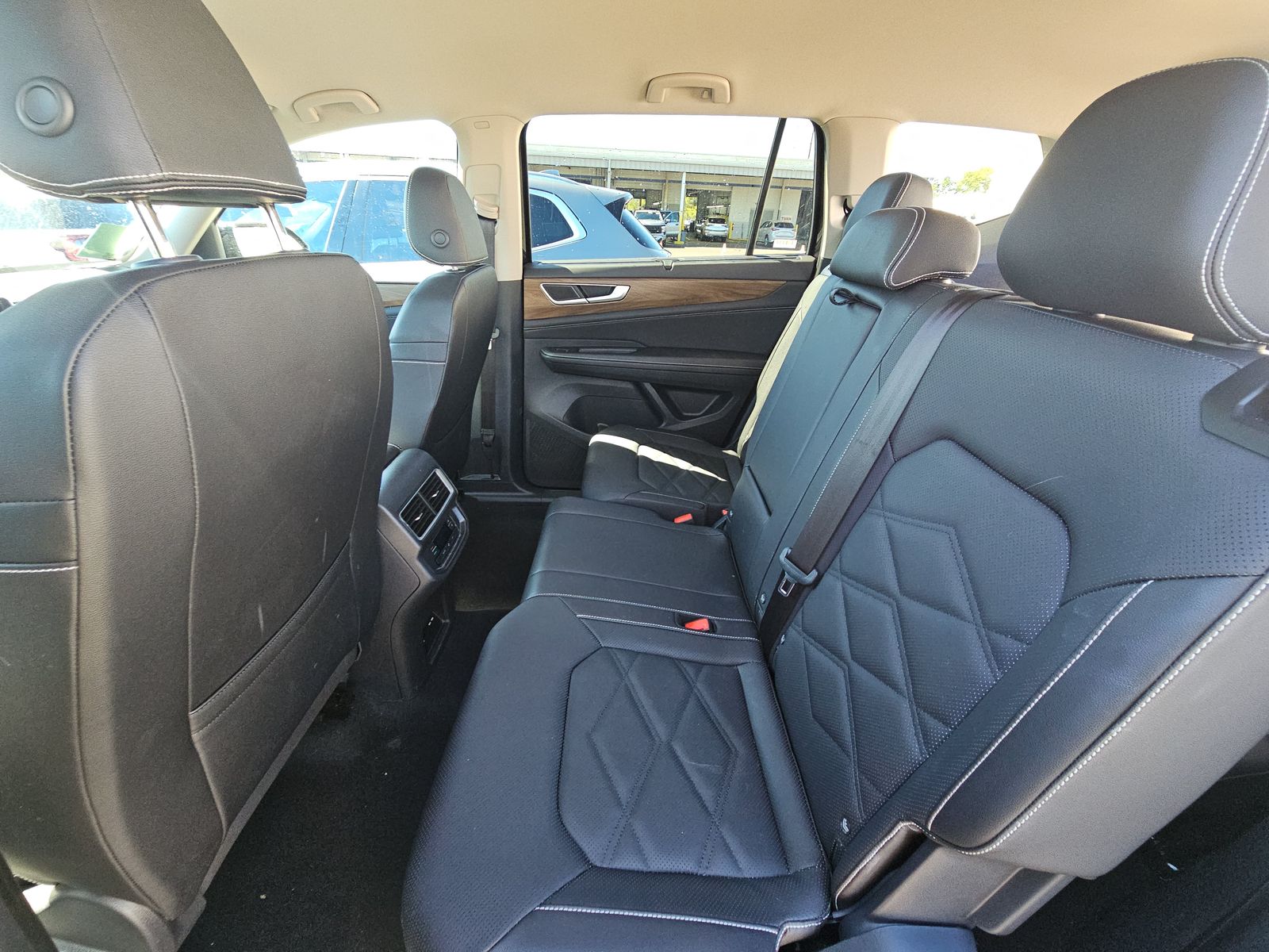 2025 Volkswagen Atlas 2.0T SE FWD