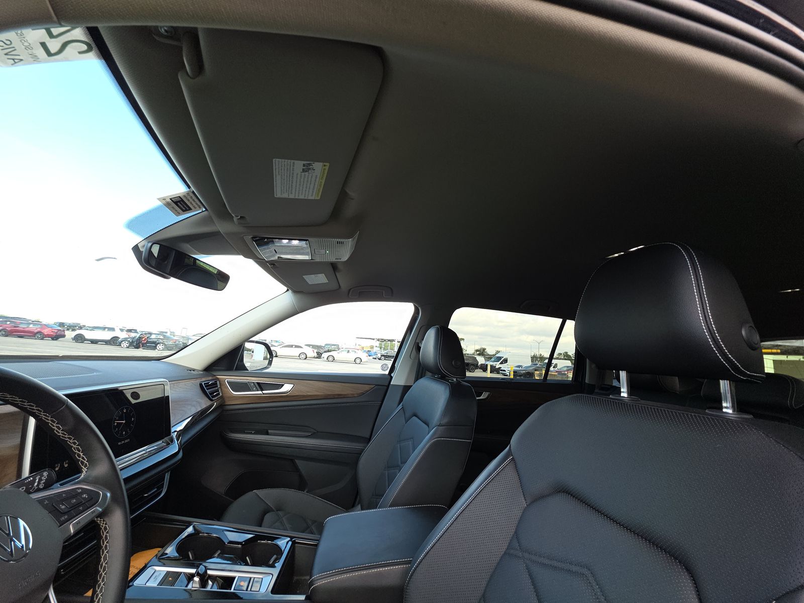 2025 Volkswagen Atlas 2.0T SE FWD