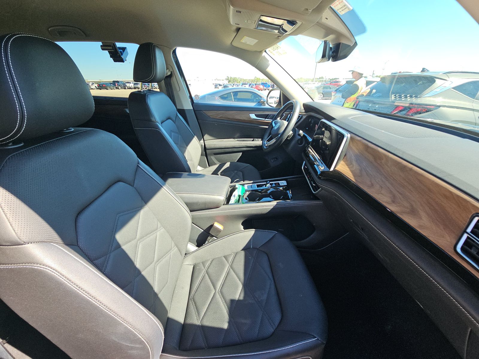 2025 Volkswagen Atlas 2.0T SE FWD