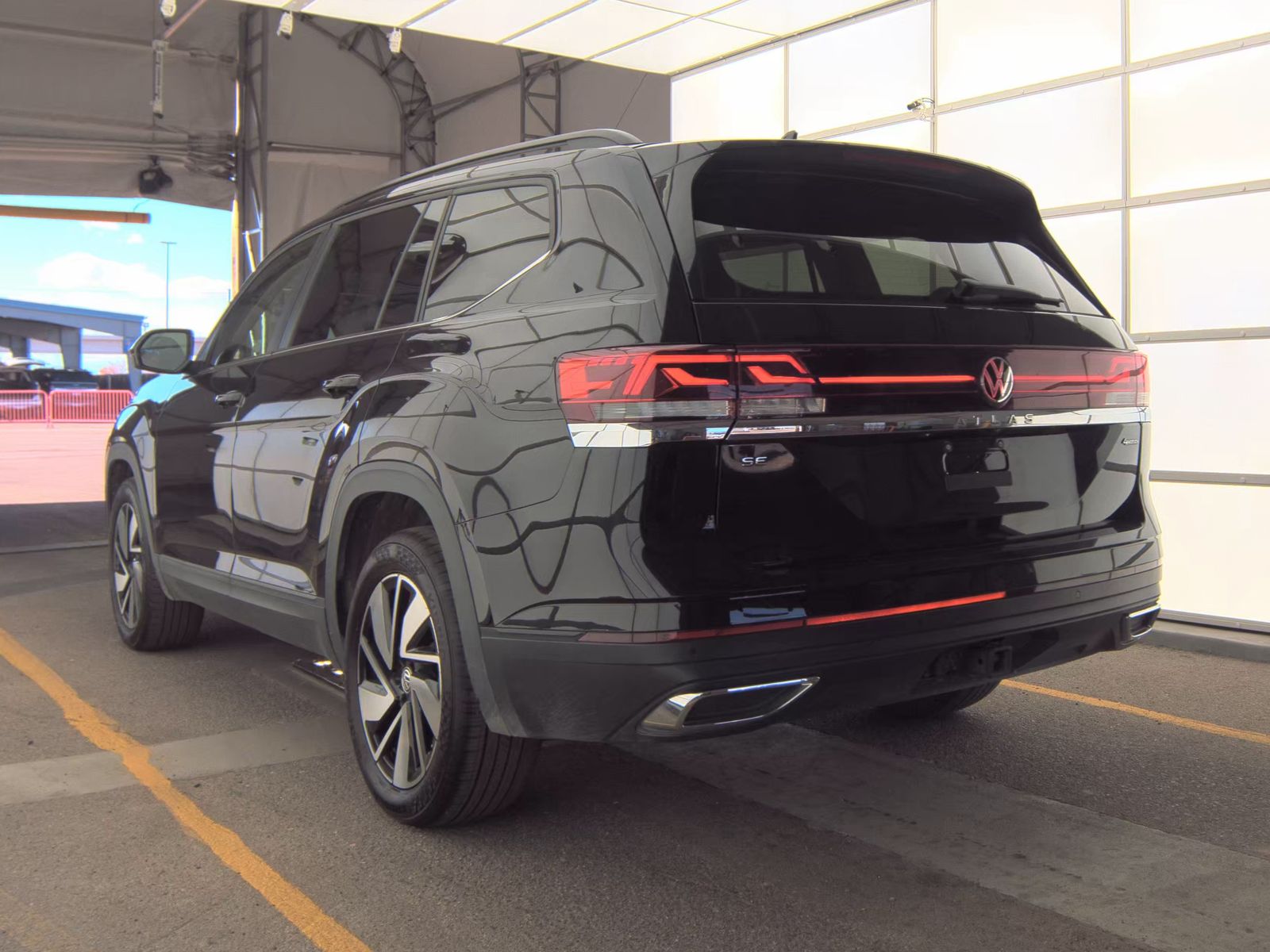 2025 Volkswagen Atlas 2.0T SE AWD