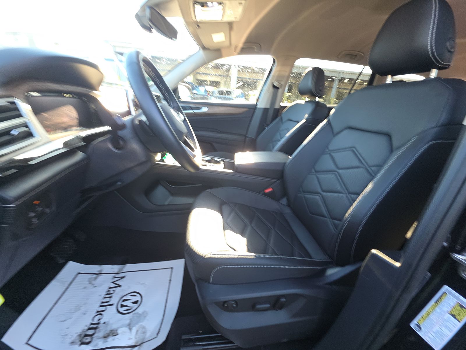 2025 Volkswagen Atlas 2.0T SE FWD