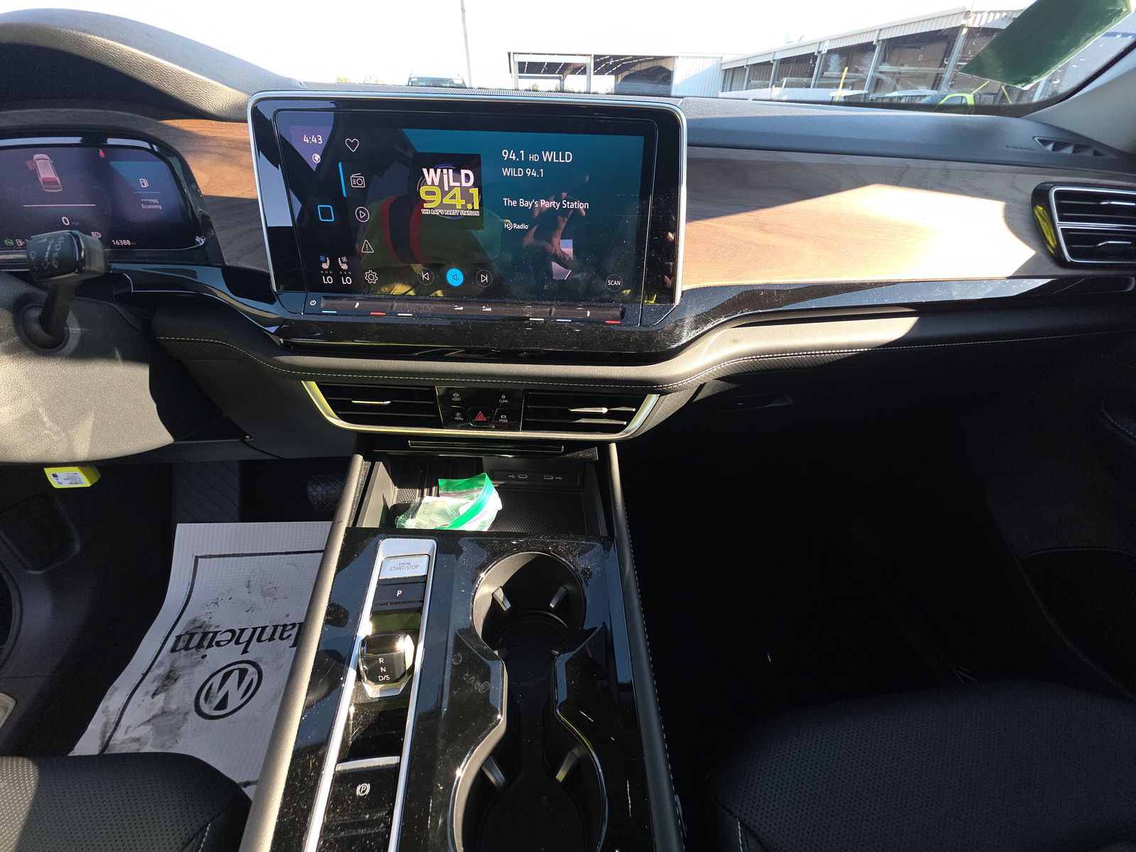 2025 Volkswagen Atlas 2.0T SE FWD